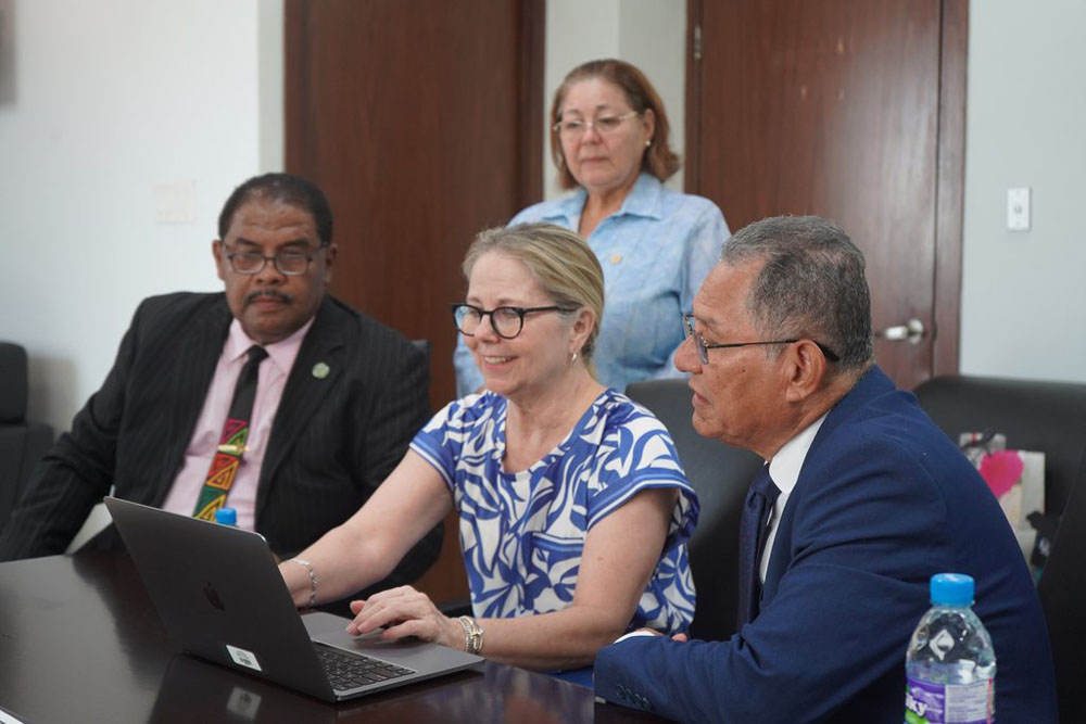 UNACHI y Massachusetts Maritime Academy realizan conversatorio