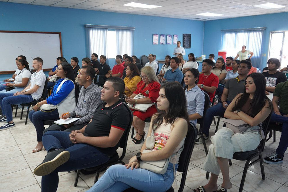 UNACHI y Massachusetts Maritime Academy realizan conversatorio