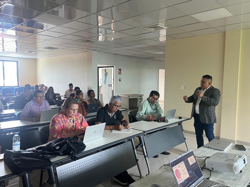 La Universidad Autónoma de Chiriquí Impulsa Capacitación en Uso de Plataformas de Inteligencia Artificial