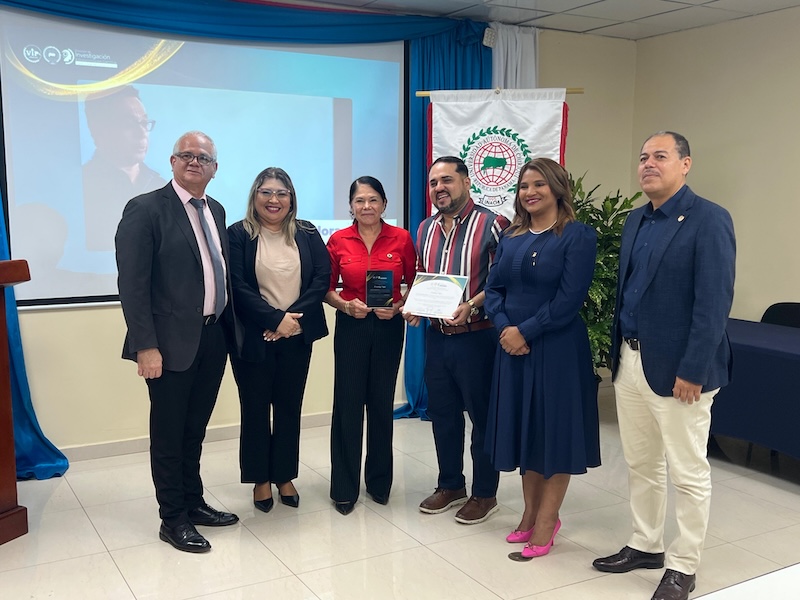 Reconocimientos a la Excelencia en Investigación en la Universidad Autónoma de Chiriquí