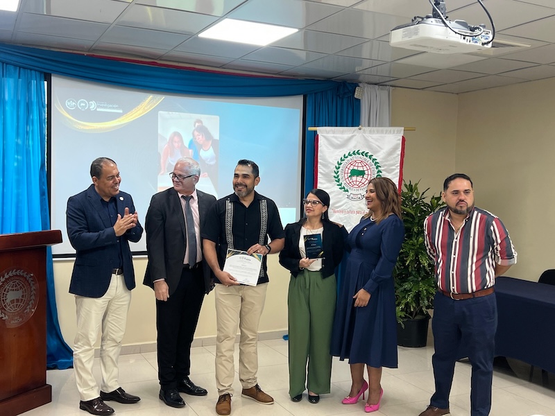 Reconocimientos a la Excelencia en Investigación en la Universidad Autónoma de Chiriquí