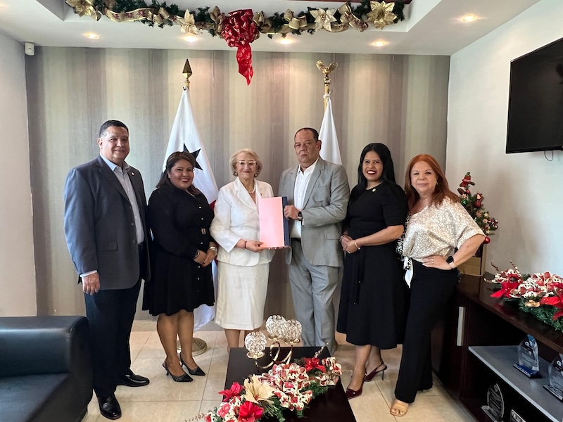 La Universidad Autónoma de Chiriquí recibe acreditación para su Licenciatura en Derecho y Ciencias Políticas